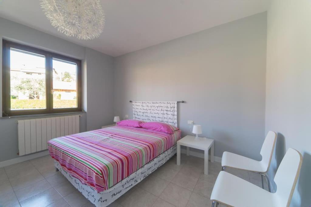 Luxurious Attic-Swimming Pool Villa Riva di Solto Luaran gambar